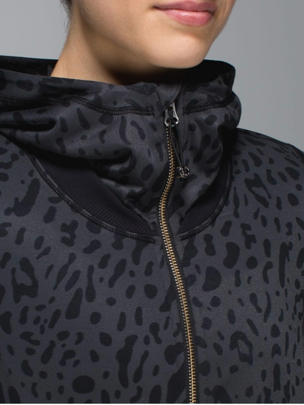 Lululemon Women’s Namasker Hooded Jacket Animal Swirl Deep Coal Black | Size 2 - Picture 2 of 14